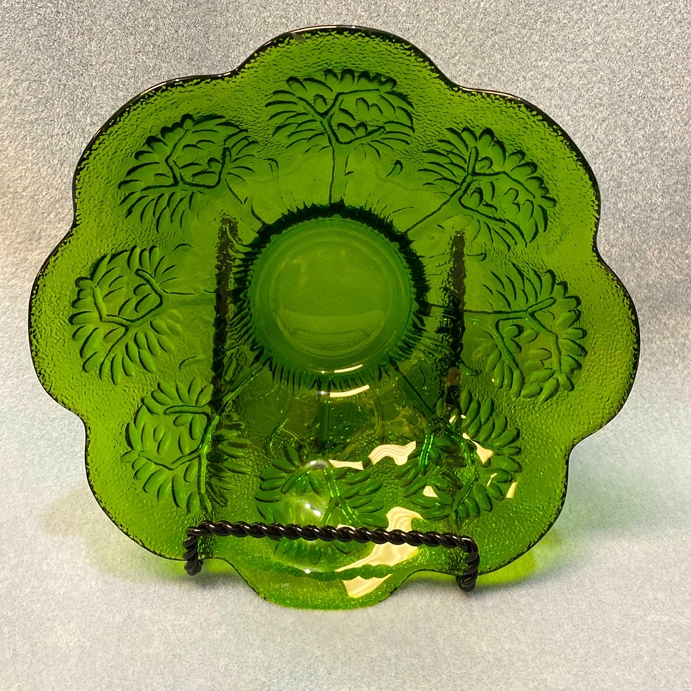 Anchor Hocking (set of 4) Green Glass Bowls; Tree Pattern (7 inches)
